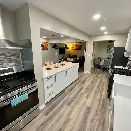 North Park Centrally Located 8Br 5Ba House